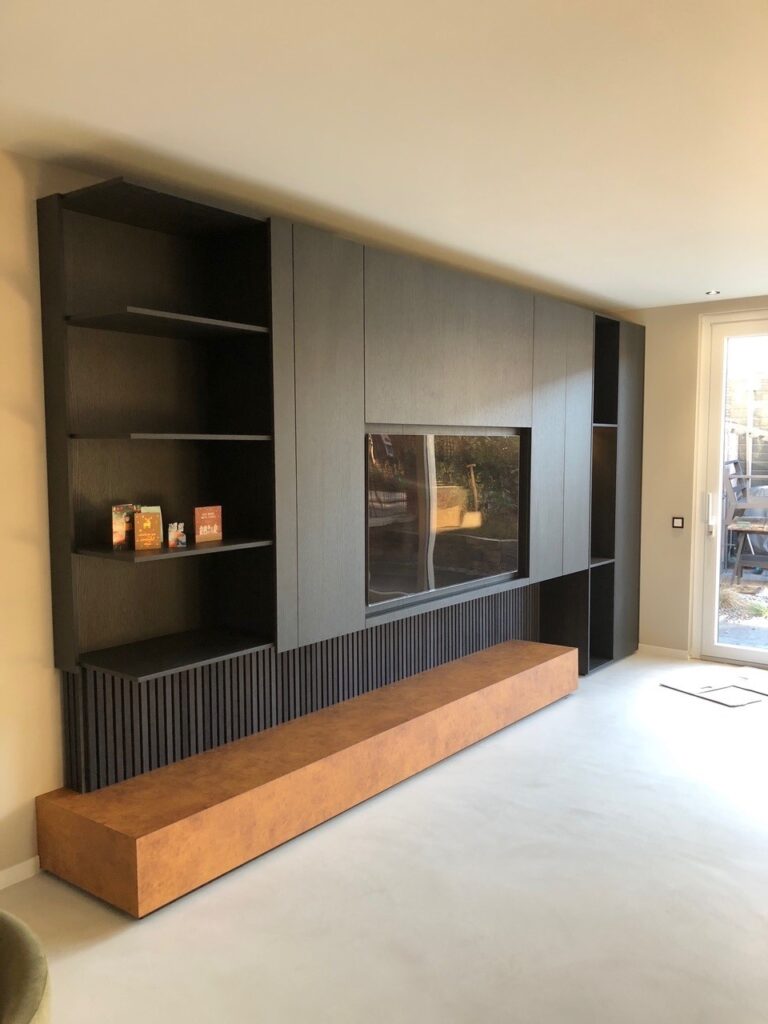 TV (12)