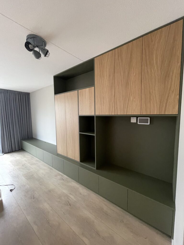TV (25)