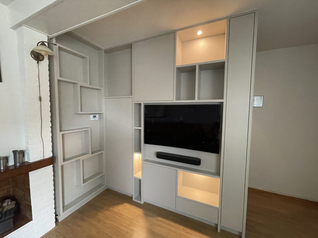 TV (70)