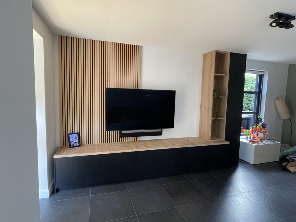 TV (76)
