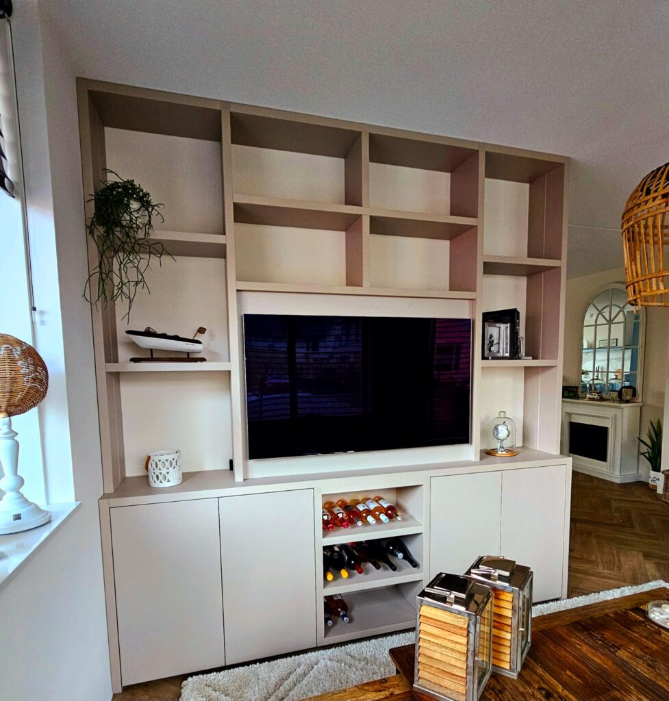 TV (9)